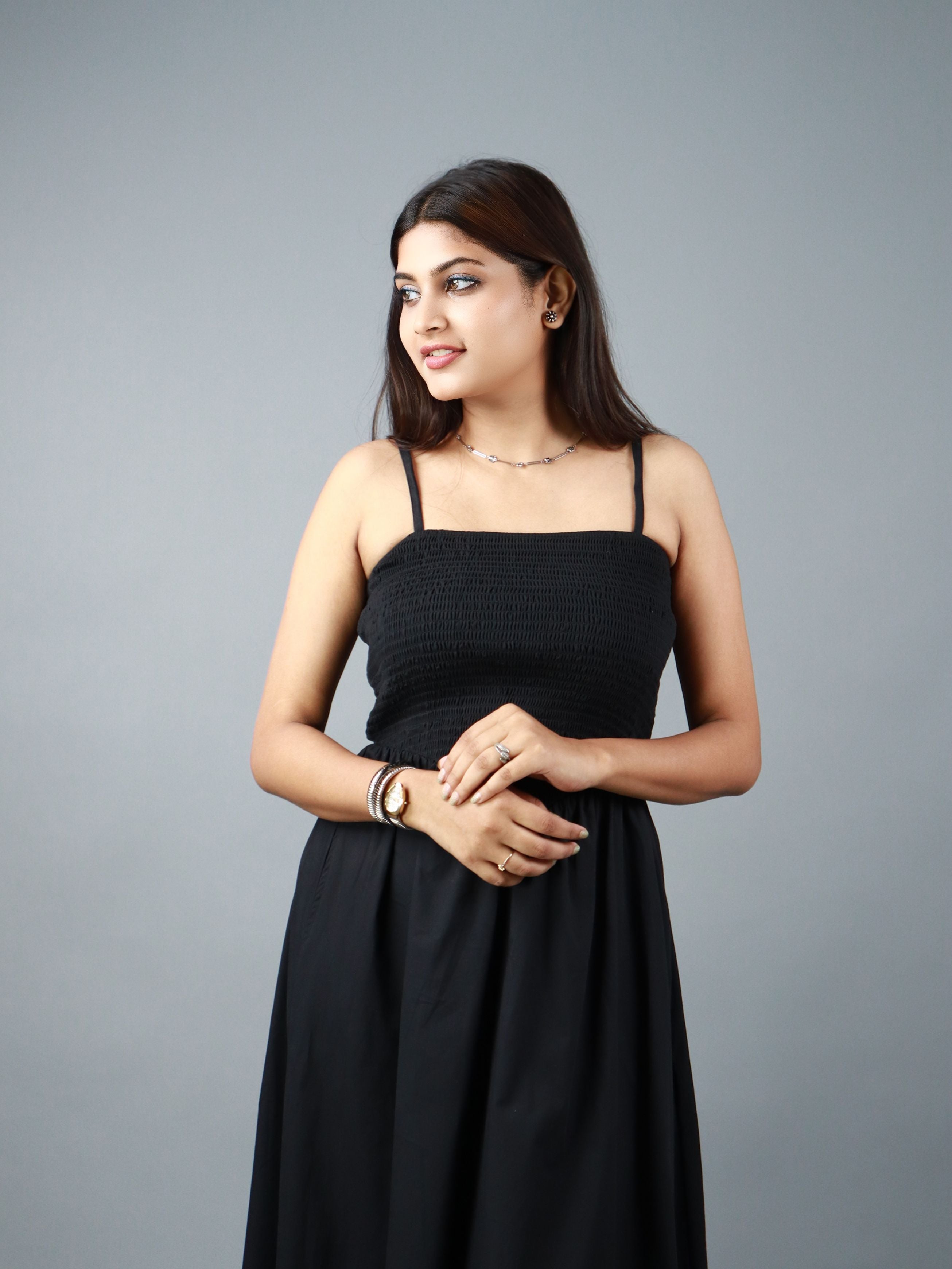Women’s Black Sleeveless Strappy Smocked Midi Dress