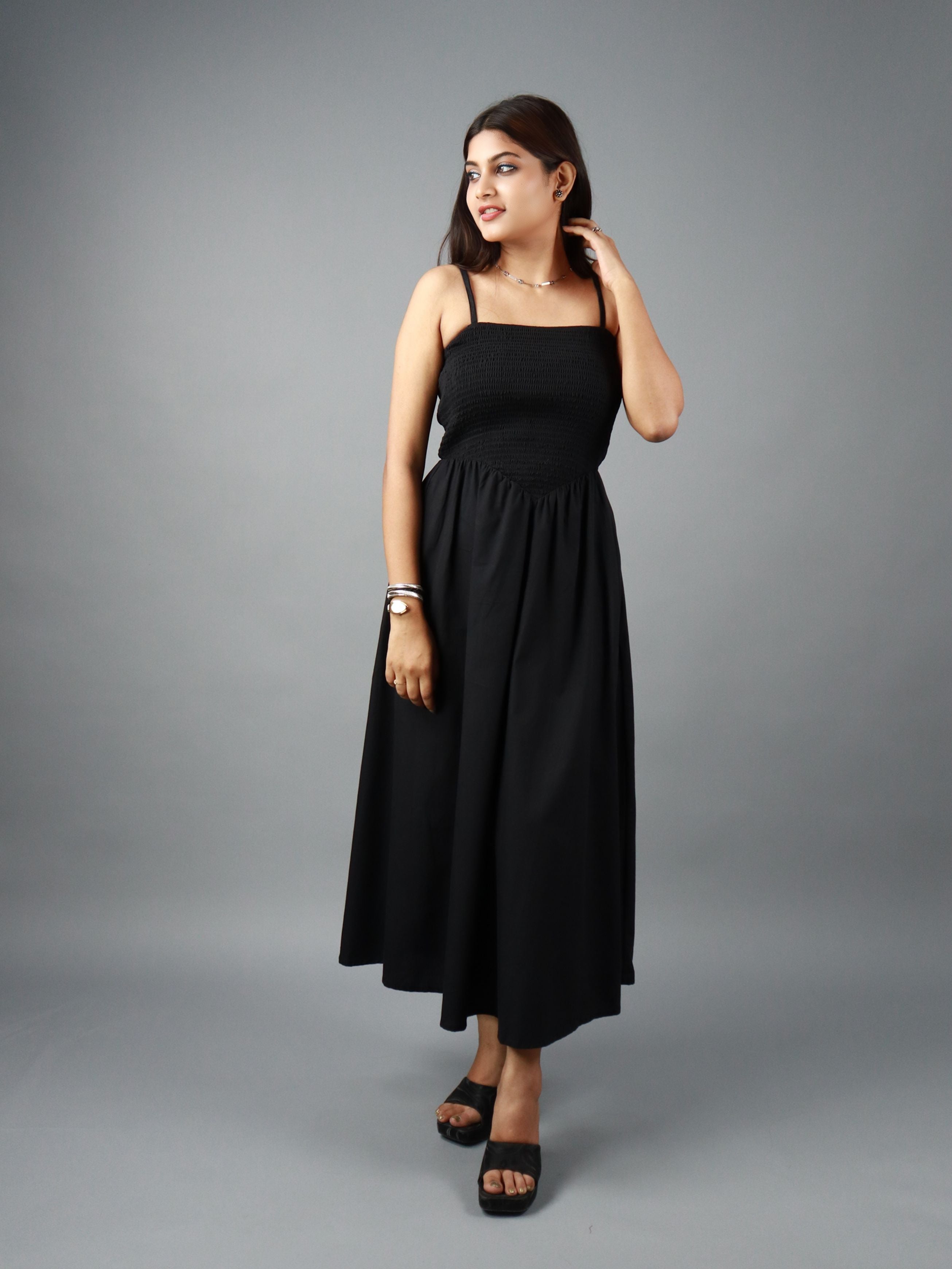 Women’s Black Sleeveless Strappy Smocked Midi Dress