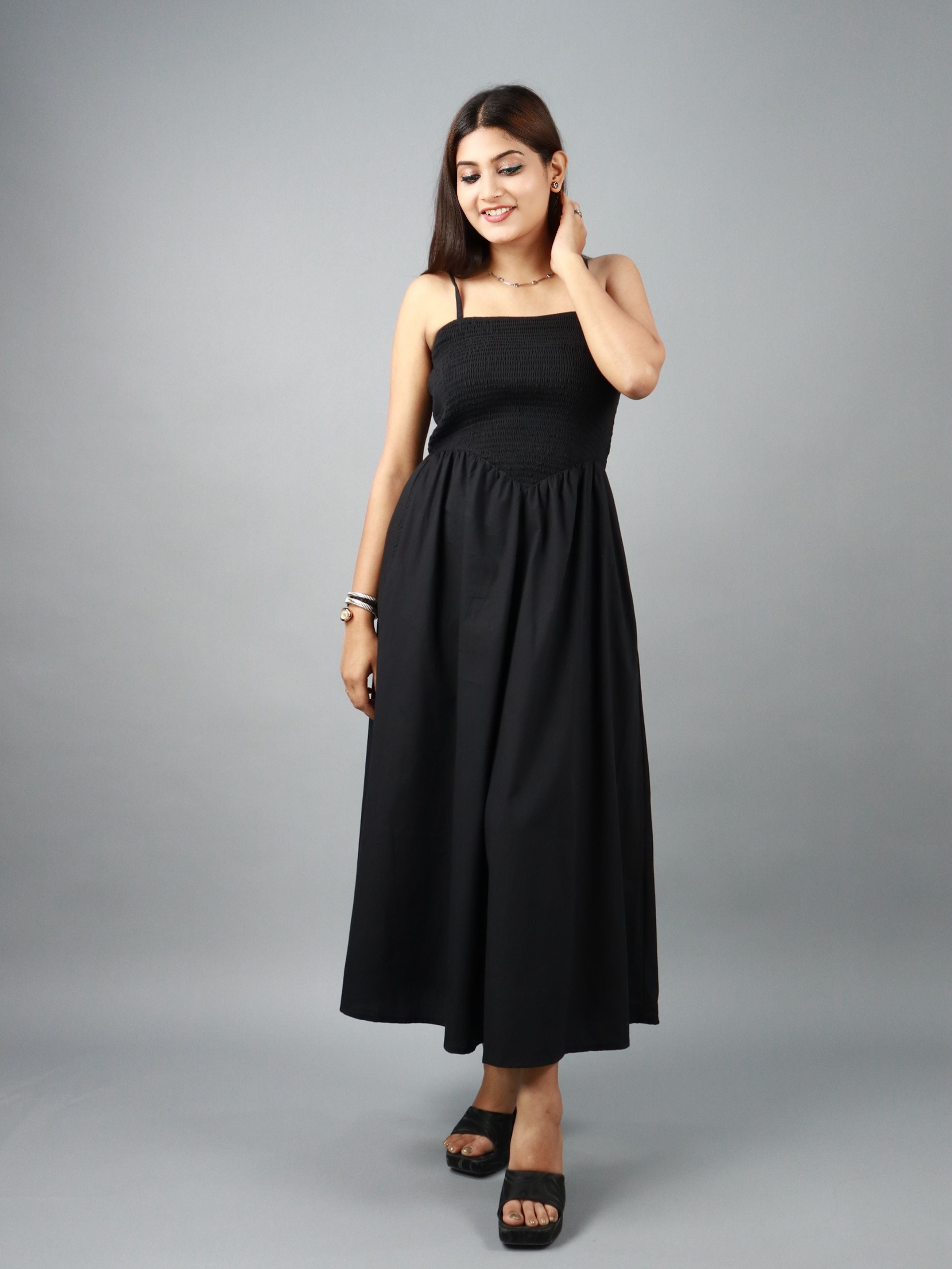 Women’s Black Sleeveless Strappy Smocked Midi Dress