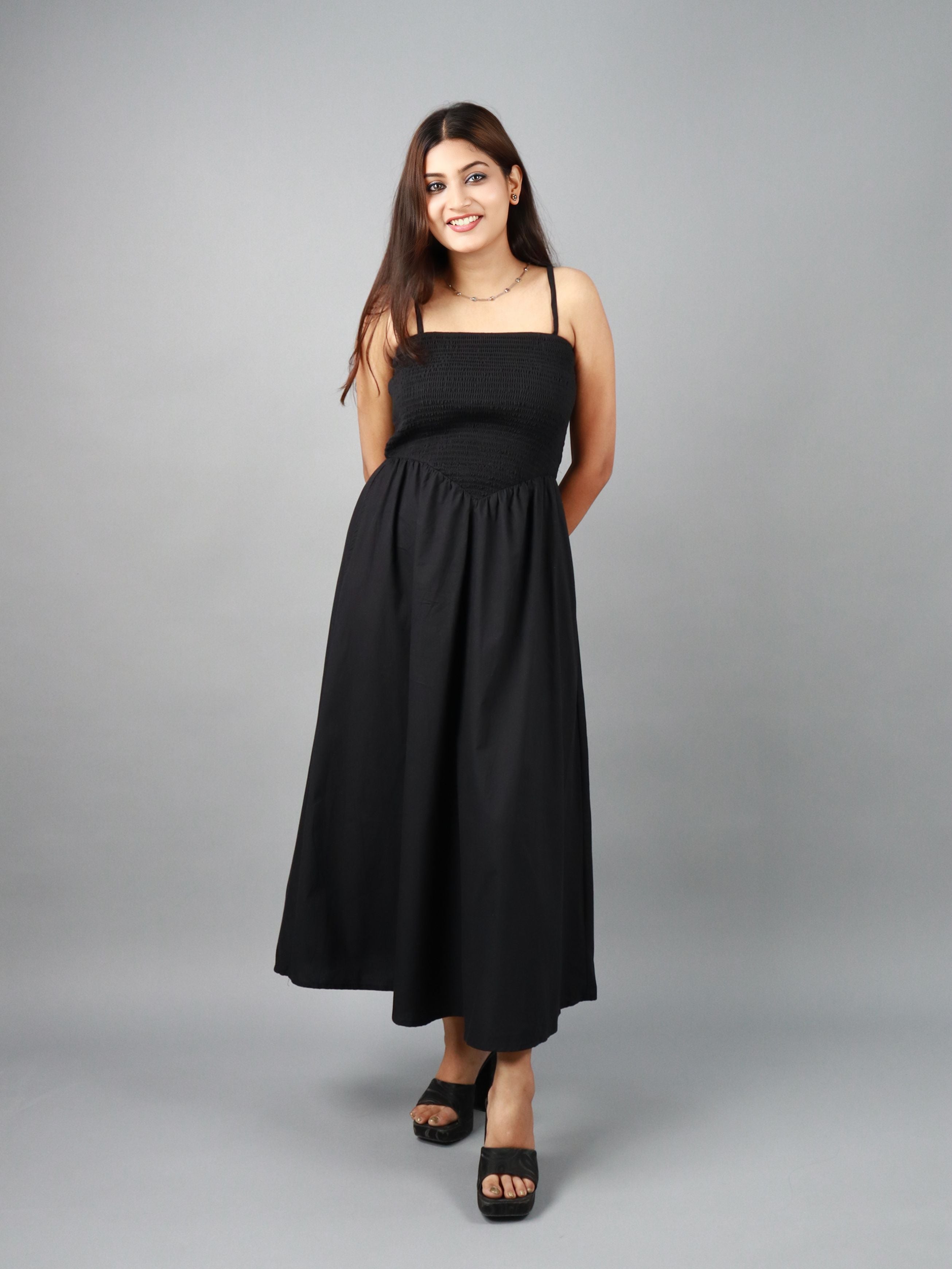 Women’s Black Sleeveless Strappy Smocked Midi Dress