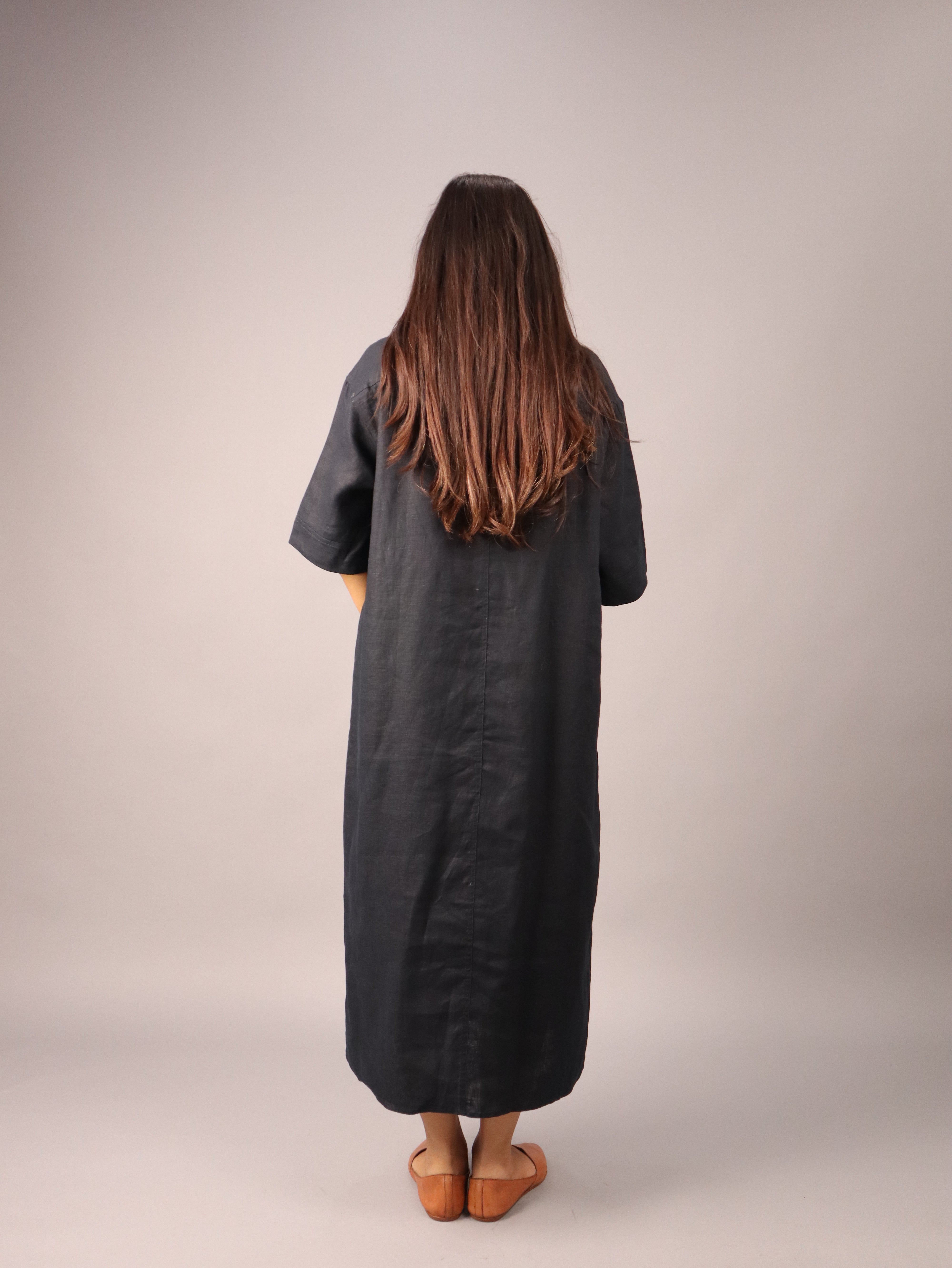 Women’s Black Solid Shirt Midi Dress
